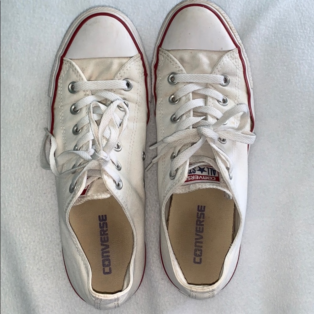 Low top white converse women’s 10, men’s 8.